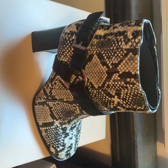 BCBGeneration snake booties - Picture 2 of 5